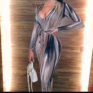 COPY - Midi dress. Makes waist looks super small